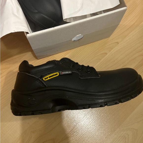 NEW Cofra Safety Shoes - Size 36 - Picture 2 of 6